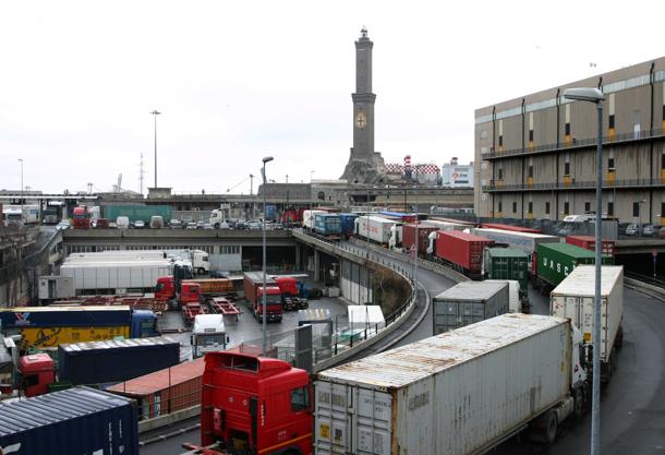 ACCESO_PORTO_GENOVA_TRASPORTI_ECCEZIONALI_TRANSPORTONLINE