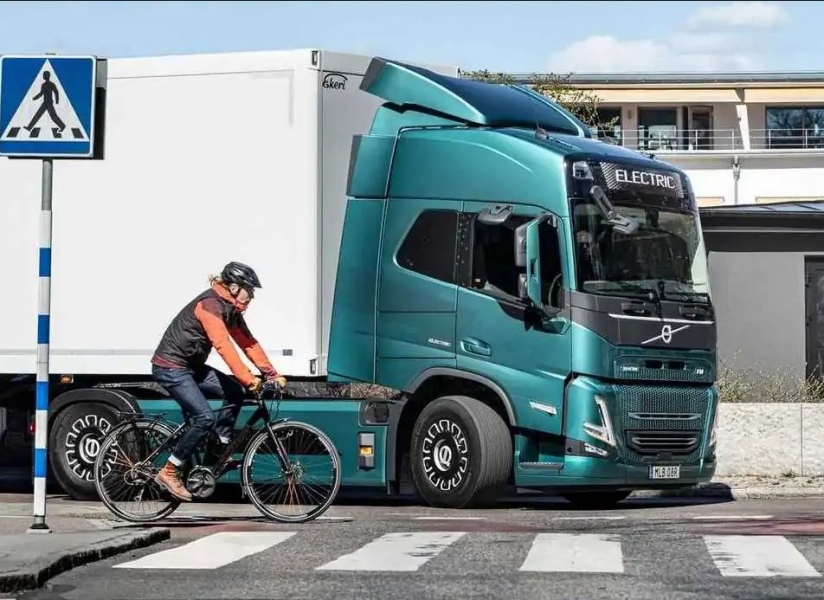 ANGOLI_CIECHI_CAMION_MILANO_TRANSPORTONLINE