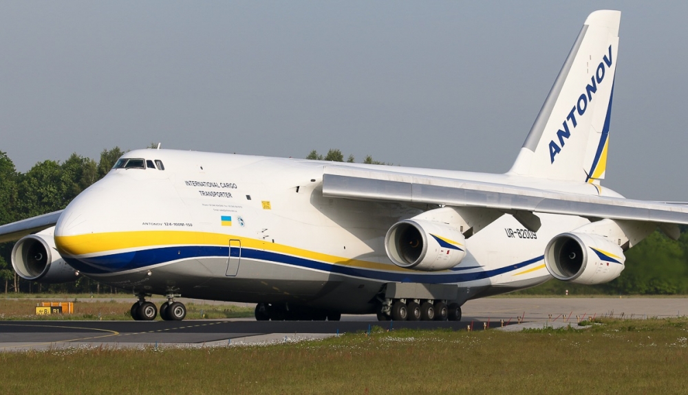 ANTONOV_AN_124-100