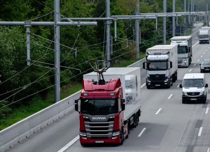 AUTOSTRADA_ELETTRICA_CAMION_GERMANIA