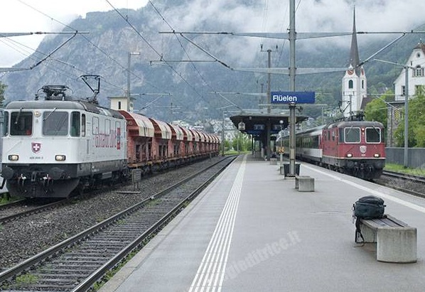 Galleria_di_base_del_San_Gottardo_treno_merci