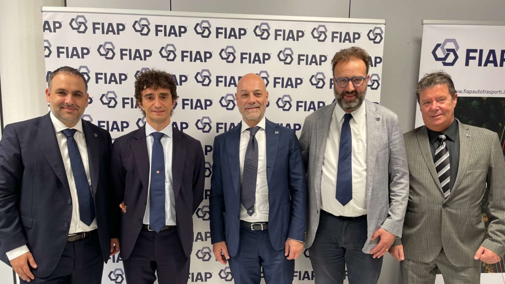 Il-Viceministro-Bignami-in-visita-alla-sede-FIAP_transportonline