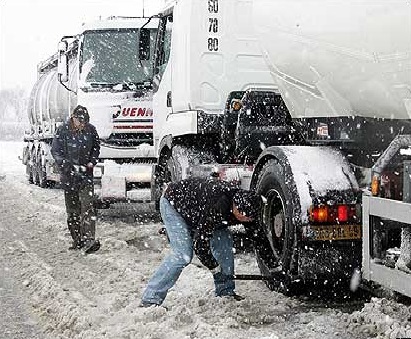 blocco_della_circolazione_dei_mezzi_pesanti_sull’A1_neve