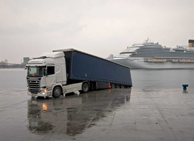 camion-piattaforma-trieste_TRANSPORTONLINE