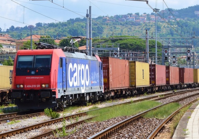 cargo_ferroviario