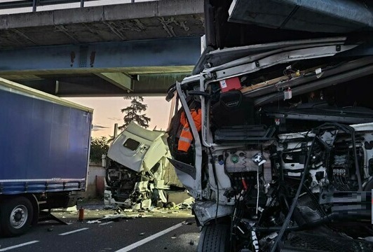 incidente_camion_autostrada_TRANSPORONLINE