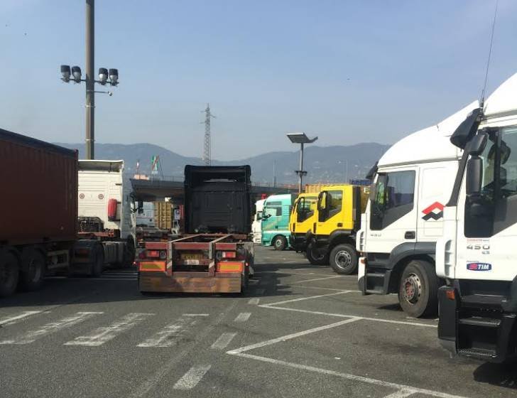 porto_la_spezia_nuove_regole_camion_transportonline