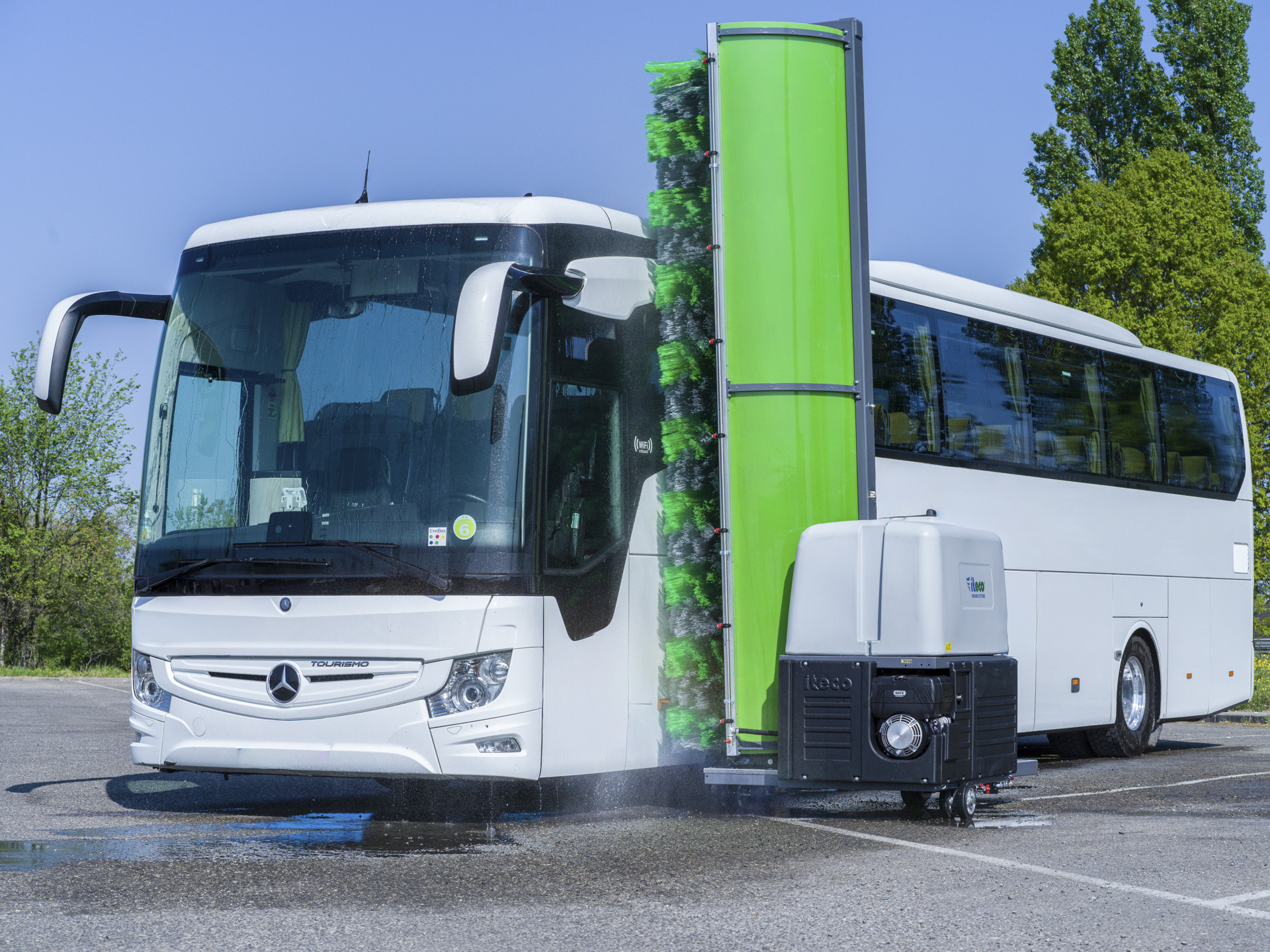 monospazzola in azione su autobus