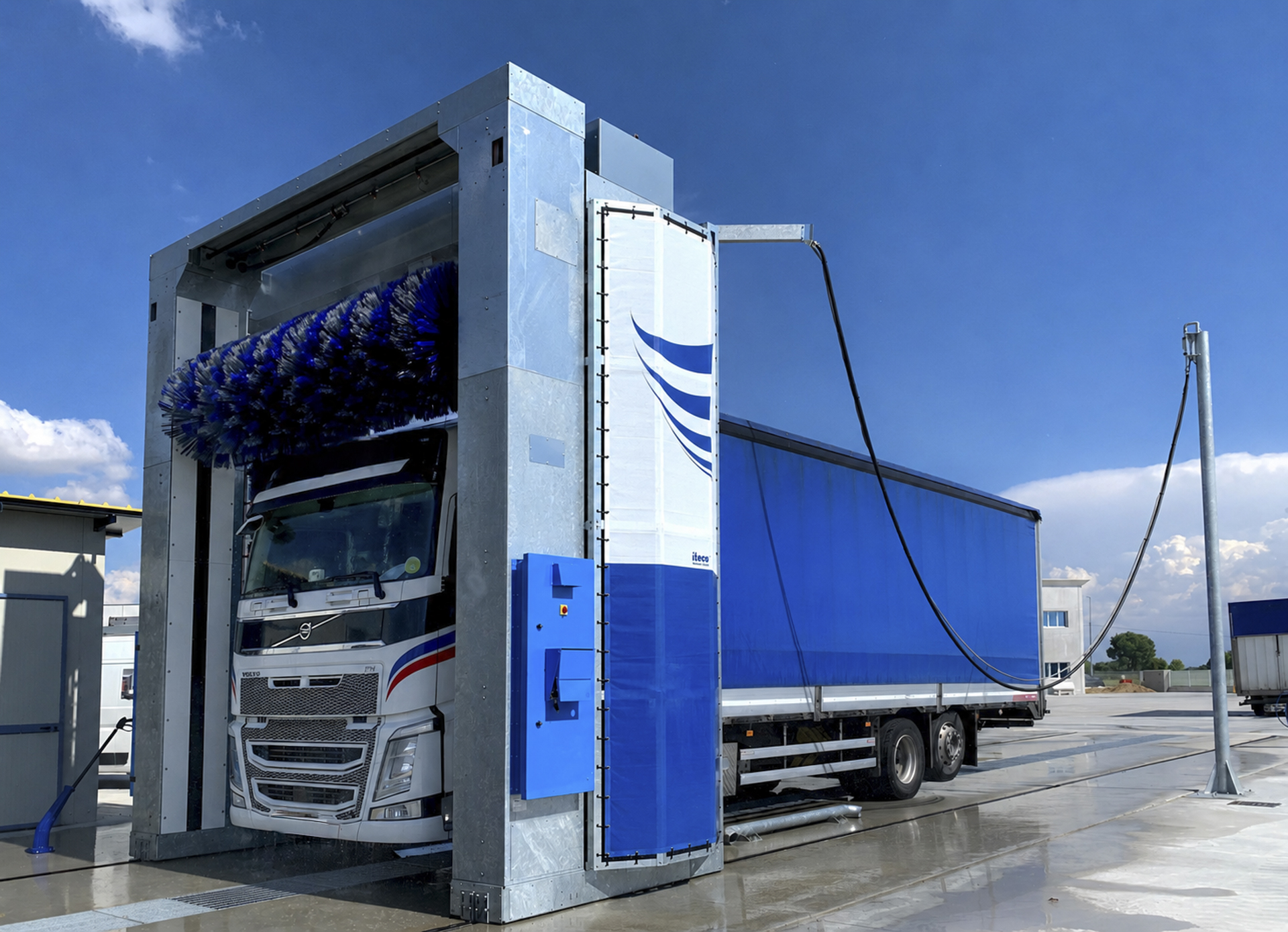 portale in azione con camion