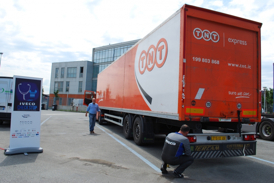 TNT Express Italy a fianco di Iveco per la sicurezza sulle strade
