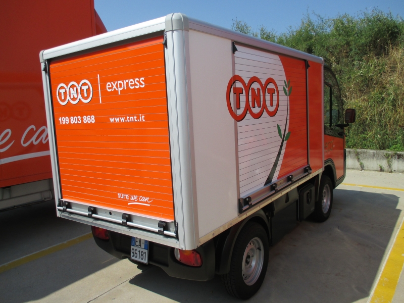 Consegne… "Glamour" a Milano con le "personal deliveries" di TNT Express