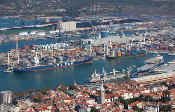 Porti: regole comuni europee in tema lavoro,sicurezza,salute
