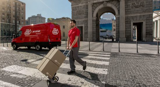 Arcese consegna a Milano con mezzi a metano