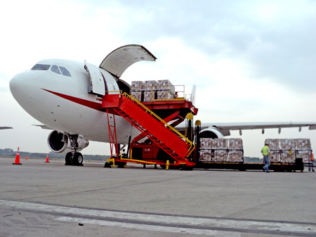 Voli aerei, in Italia crescono i passeggeri. Per il cargo incremento del 7 per cento