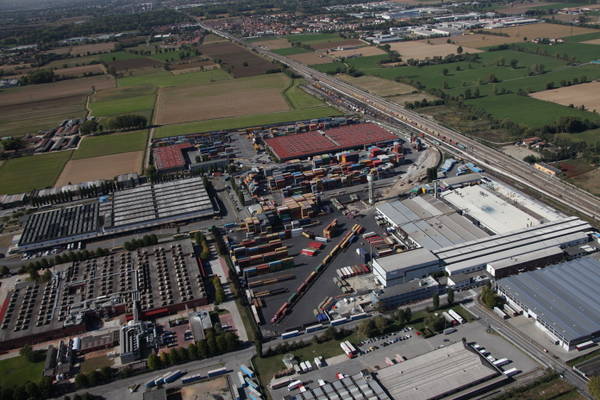 Logistica, inaugurato in Lombardia maxi-terminal intermodale