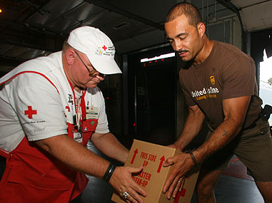 UPS devolver $500.000 e fornir la sua competenza logistica per supportare le operazioni di soccorso in Nepal