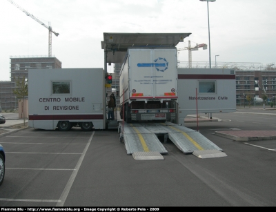 Al via a Modena la campagna per la sicurezza stradale di Municipale e Centro mobile di revisioneAl via a Modena la campagna per la sicurezza stradale di Municipale e Centro mobile di revisione