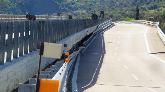 Frana sull'autostrada, venerd lo stato di emergenza. Ma Roma invia un suo commissario