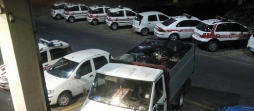 Sequestrato autocarro e 500 chili di rifiuti tessili.