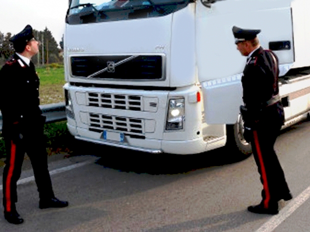 31 arrestati in Campania per una ventina di rapine a camion
