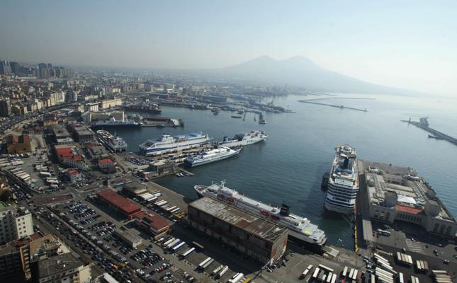 Via libera al primo treno dal porto di Napoli agli interporti della Campania