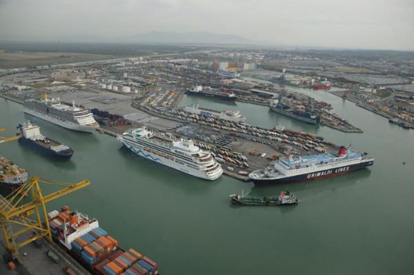 Livorno - La giunta regionale approva l'accordo per realizzare lo scavalco tra porto e interporto di Guasticce