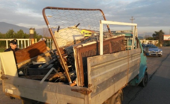 Pistoia - La Stradale ritira 11 patenti e 12 carte di circolazione