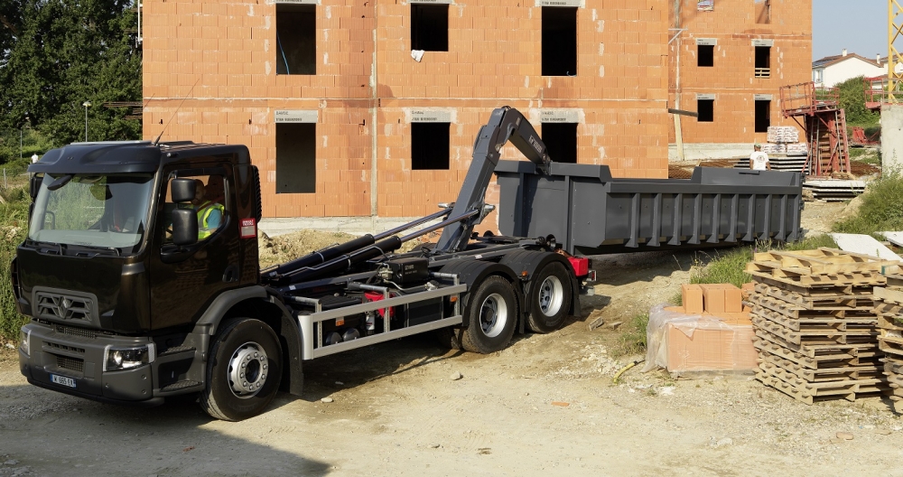 Renault Trucks rafforza la propria offerta per le attivita' di distribuzione con l'introduzione del D WIDE 11L