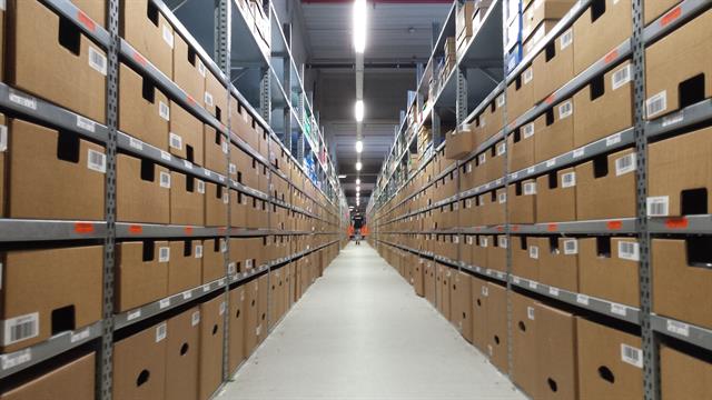 Zalando apre in Italia, cento assunzioni e un centro logistico