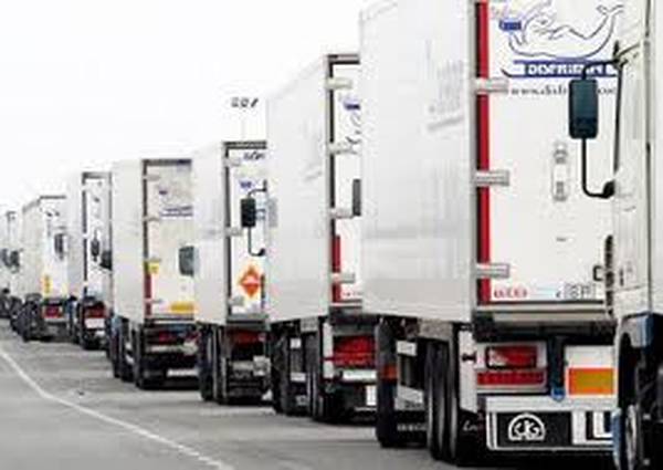Spagna, autorizzata la circolazione ai mega-autocarri: 60 ton e 25,25 metri