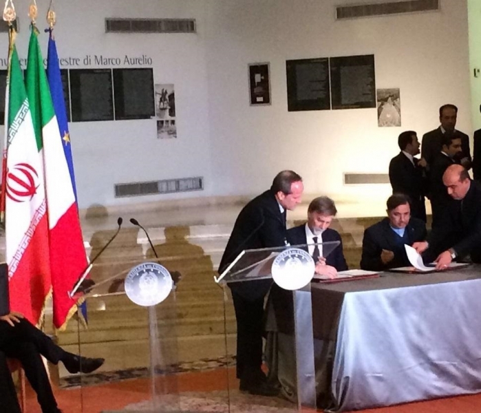 Il Ministro Delrio e l'omologo iraniano Akhoundi firmano un'intesa sui trasporti