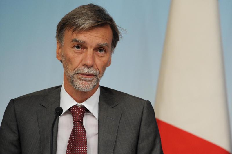 Privatizzazione Fs, Delrio prende tempo