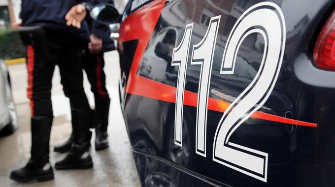 Rapinano un Tir e sequestrano l'autista sotto gli occhi delle telecamere
