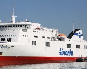 I traghetti merci Tirrenia approdano a Genova