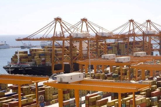 La Cina conquista il porto del Pireo