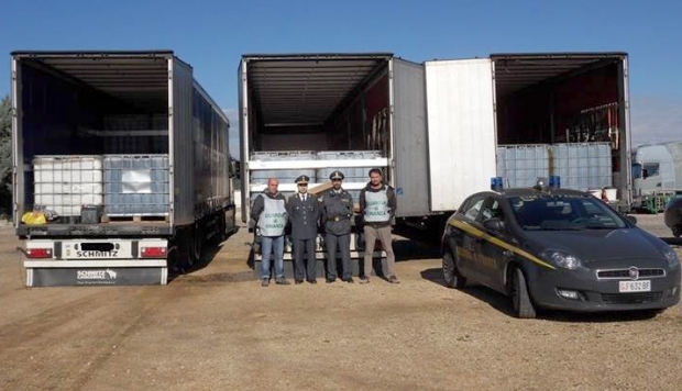 Vendevano olio lubrificante come gasolio a trasportatori a caccia di risparmi