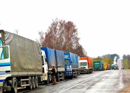 La Federazione Russa introduce nuove regole restrittive per il transito degli autotrasportatori UE