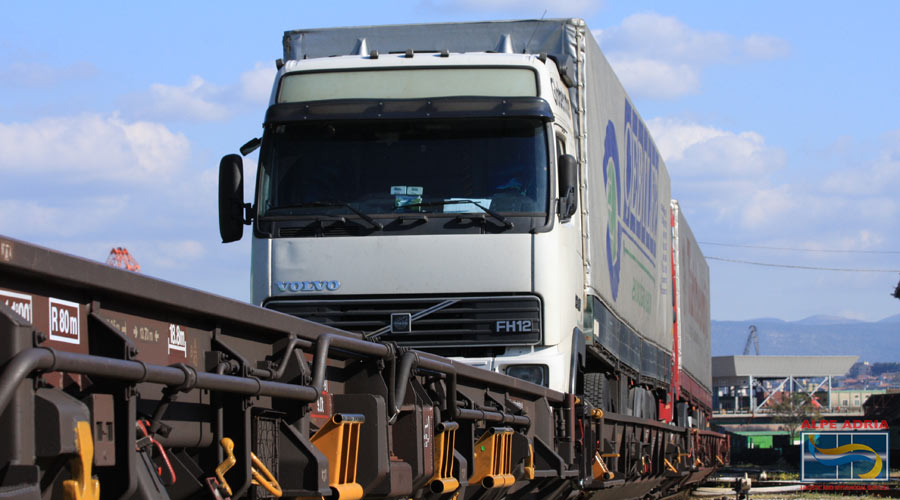 24 maggio 2016 Nel 2015 il trasporto combinato europeo ha registrato una crescita del +0,75 per cento delle spedizioni