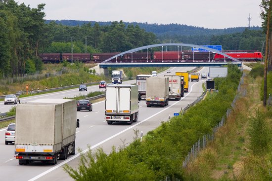 Divisioni tra ministri Trasporti EU su dumping autisti