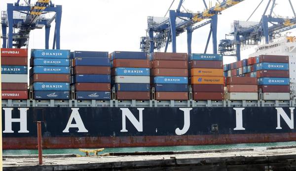 Hanjin: Delrio, valore merci bloccate 1mld, insoluti 10 mln
