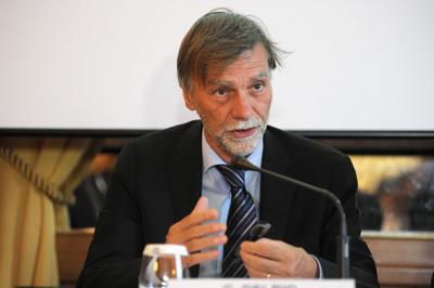 Delrio resta a Infrastrutture e Trasporti