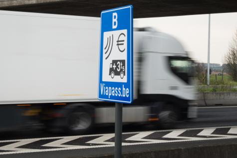 Belgio: dopo il VIAPASS GATE, l'UPTR chiede la sospensione della tassa chilometrica