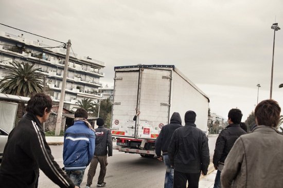Iru contro chiusura parcheggi camion