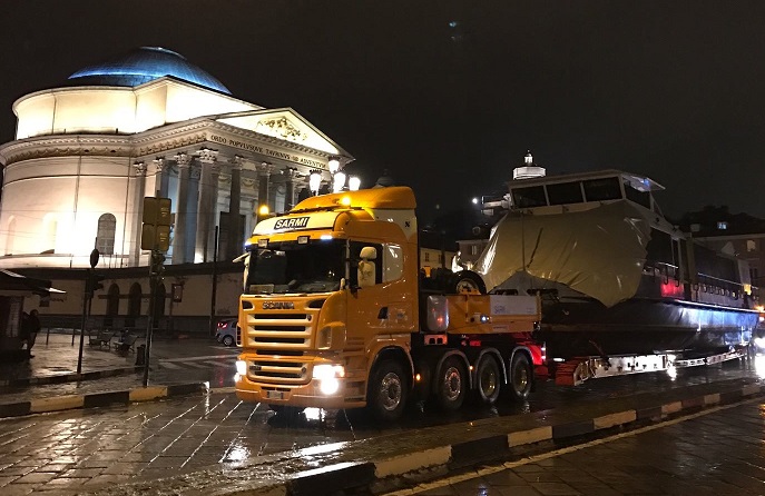 Scania e Sarmi: trasporto eccezionale nel cuore di Torino