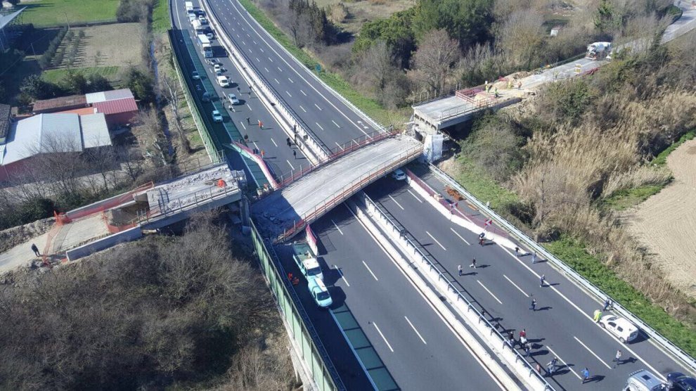 A14, crolla cavalcavia tra Loreto e Ancona