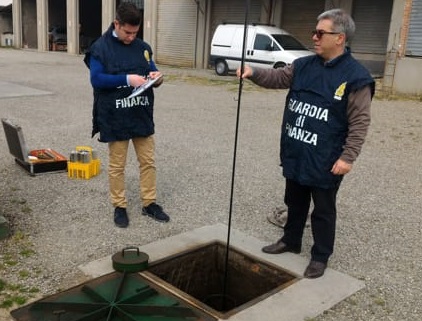 Cisterne per autotrasporti senza antincendio, sequestrati 25mila litri di gasolio