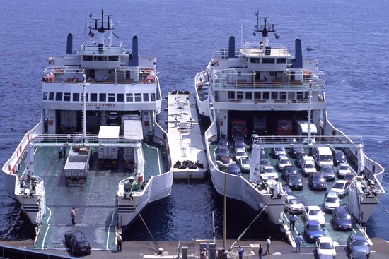 Autotrasporto per la Sicilia guadagna due ore