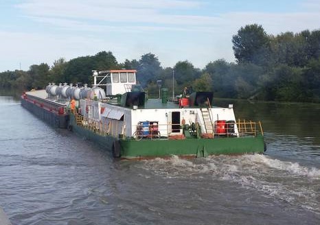 Project cargo via fiume da Rovigo a Venezia