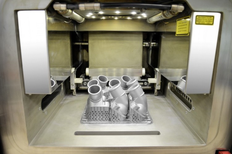 Mercedes-Benz Trucks: primo ricambio per truck in metallo con stampa 3D
