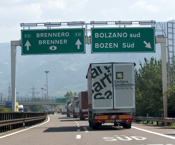 Numero chiuso per i Tir diretti in Austria